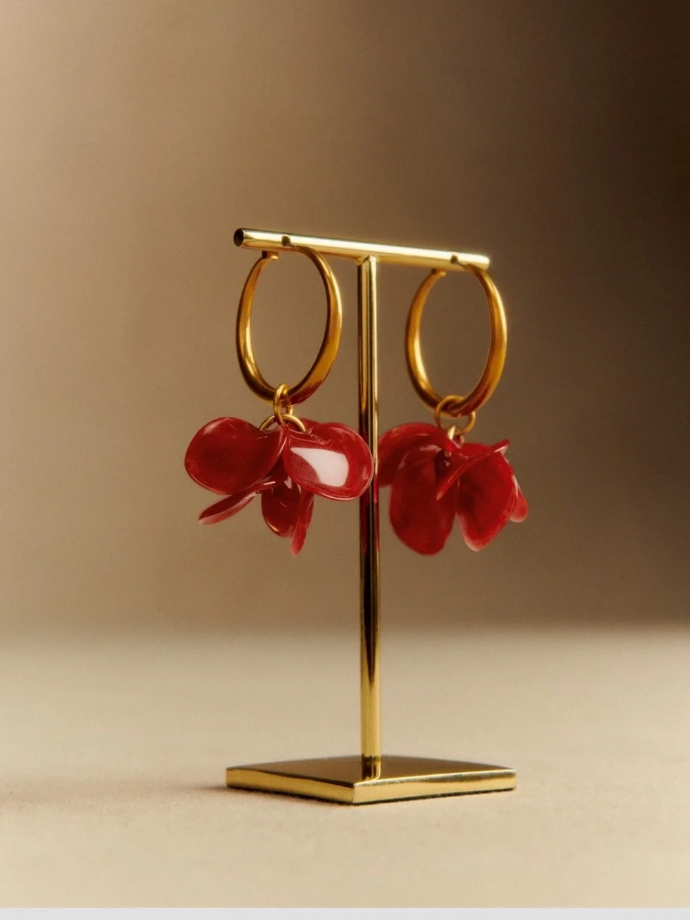 Sezane Flora Earrings, Amandine Bracelet and Clem Necklace
Color: Carmine Red - Picture 2 of 14